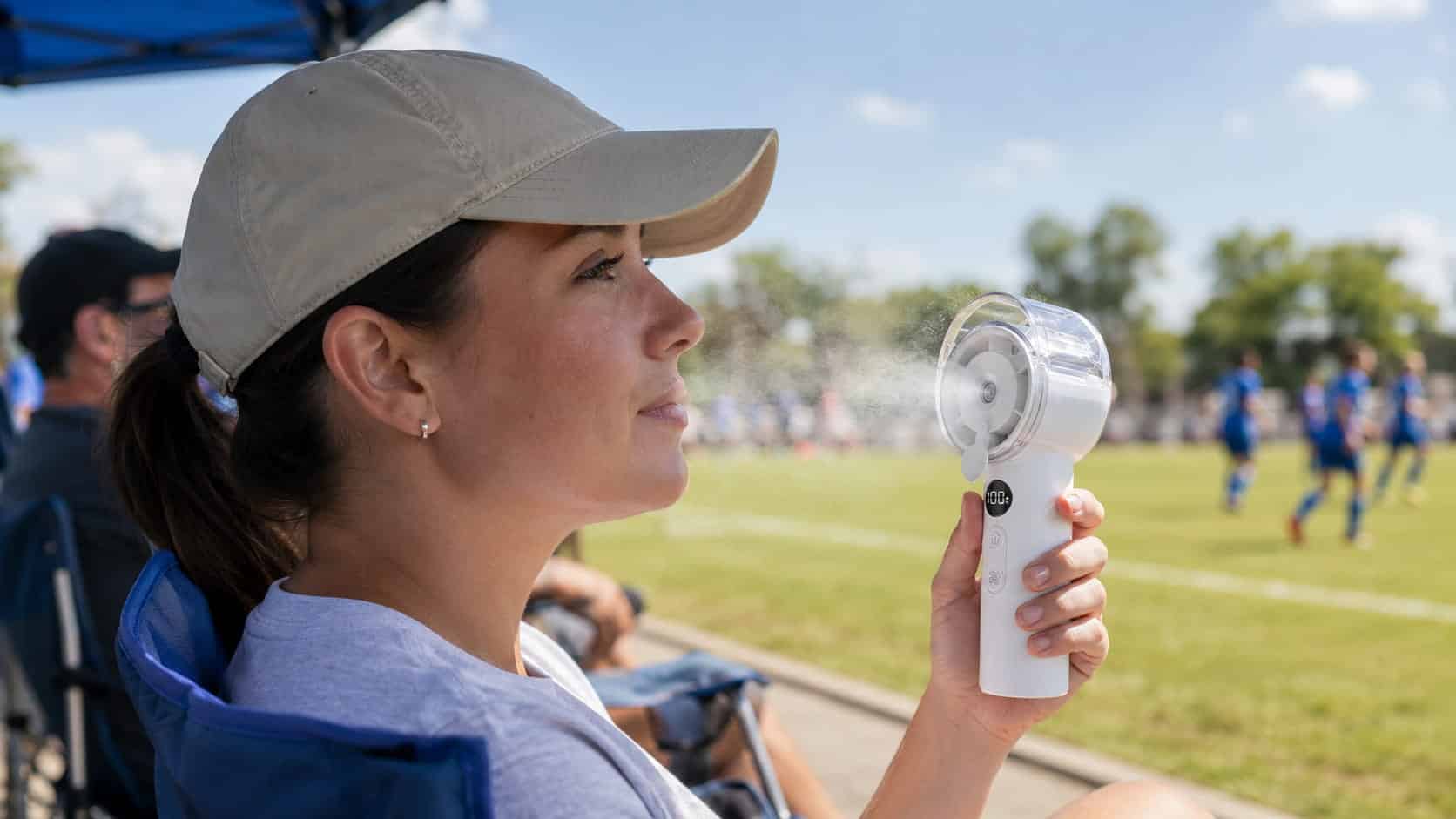 The WindBillion Handheld Cooling Mist Fan Makes Three Cooling Modes Practical